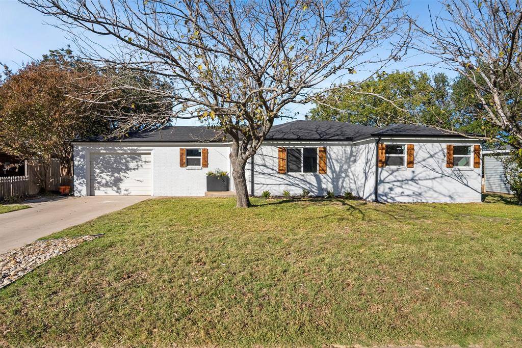 Weatherford, TX 76086,1318 W Water Street