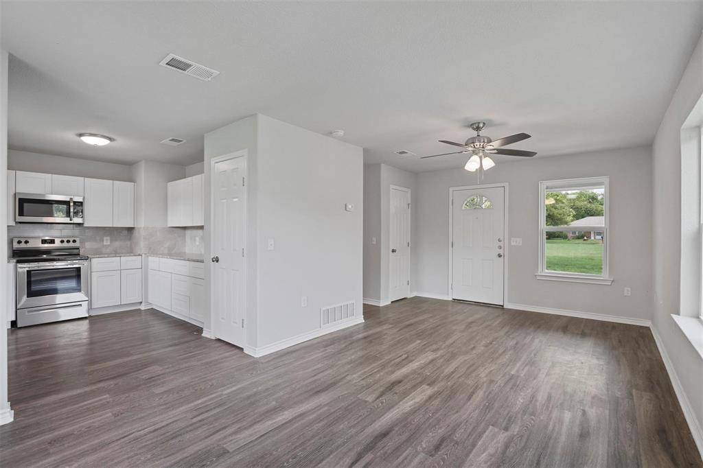 Bonham, TX 75418,317 Jones Street