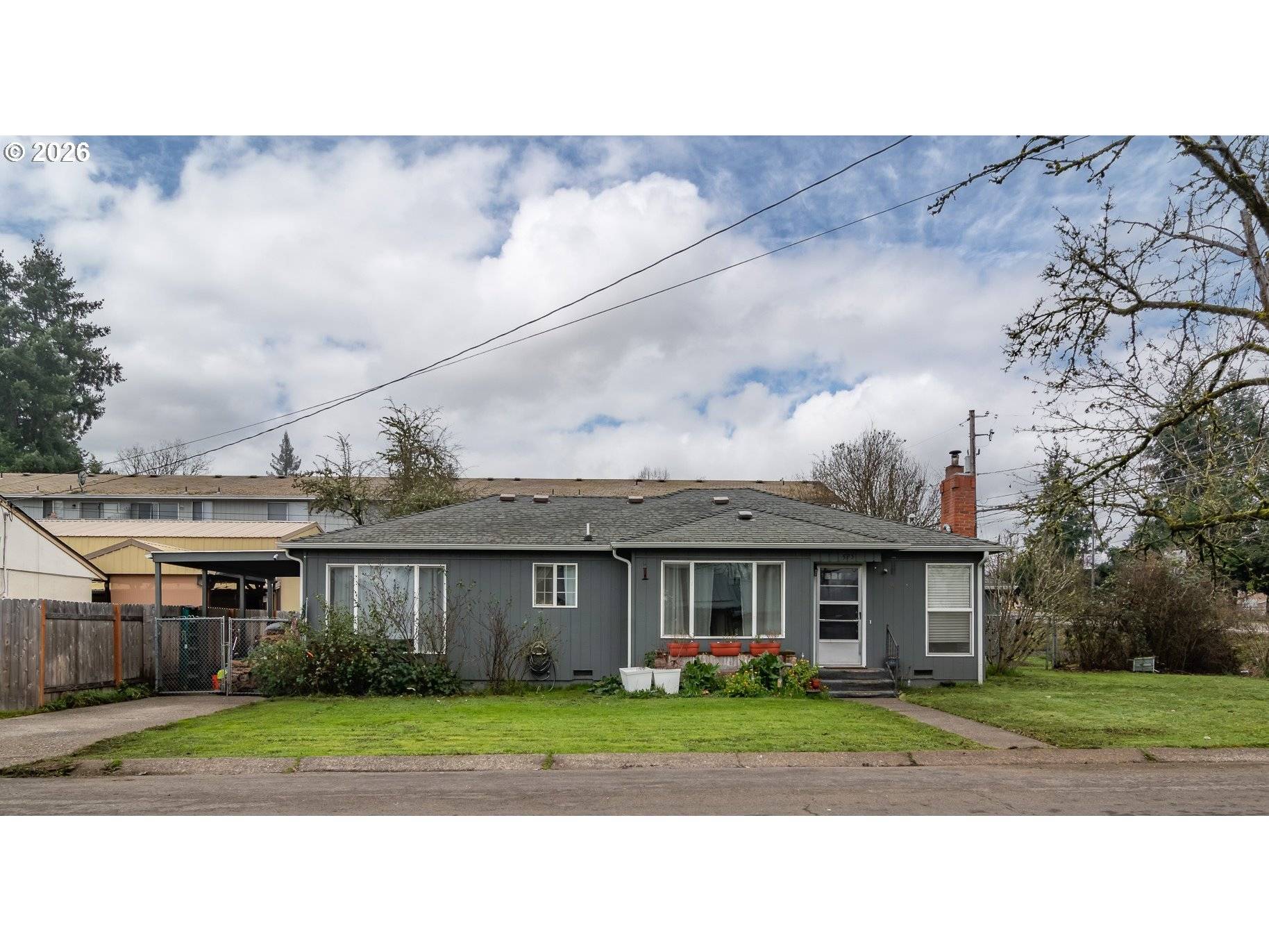 Roseburg, OR 97471,575 W CENTER ST