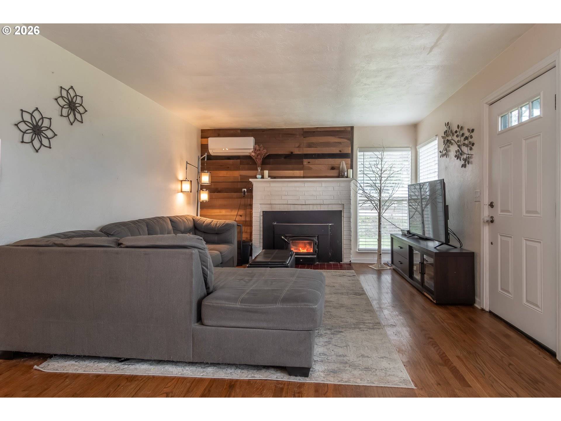 Roseburg, OR 97471,575 W CENTER ST