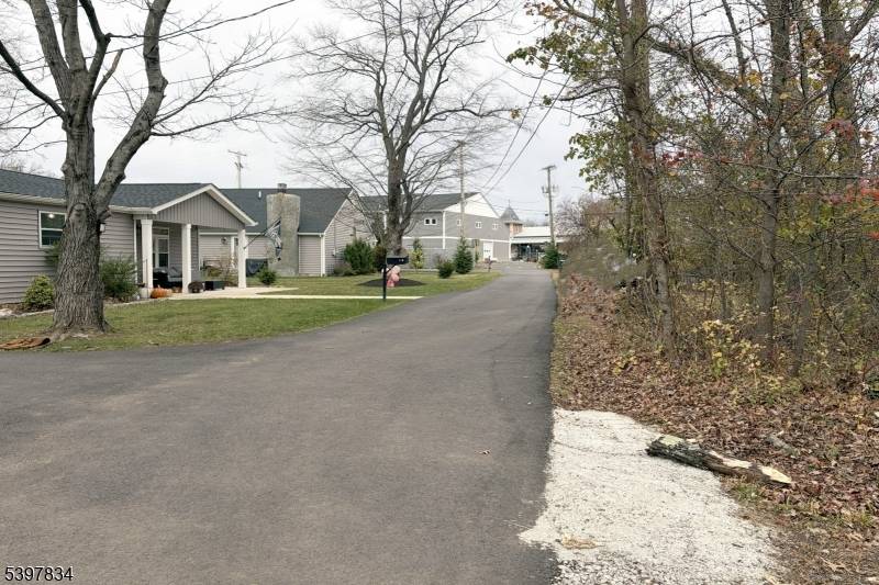 8 Reasoner Ln, Flemington Boro, NJ 08822