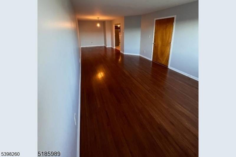 736 William St, Harrison Town, NJ 07029