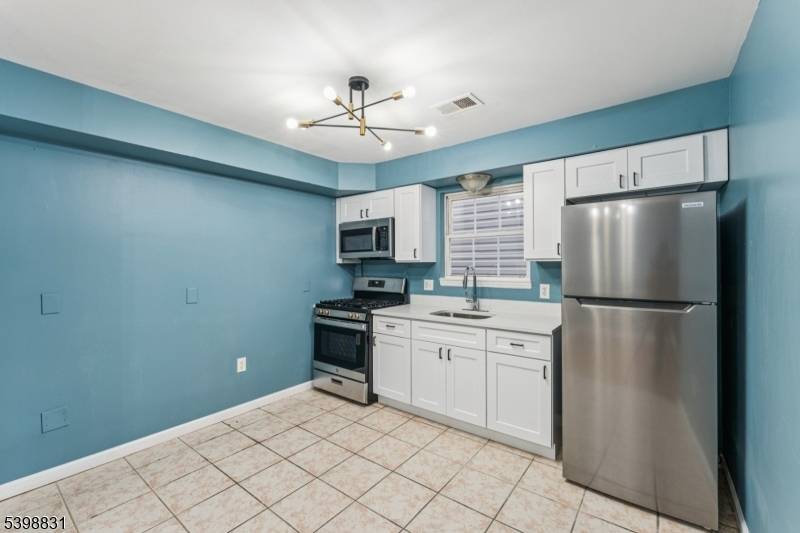 Newark City, NJ 07106,79 Norwood St