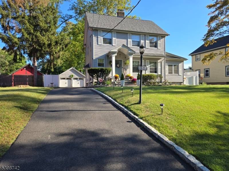 Plainfield City, NJ 07063,957 Myrtle Ave