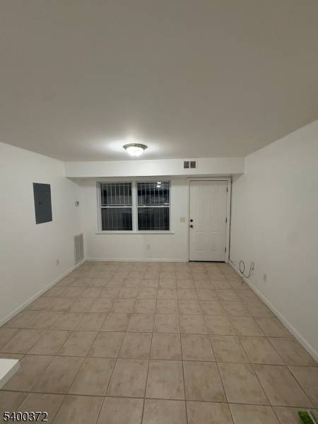 Newark City, NJ 07104,39 Stone St