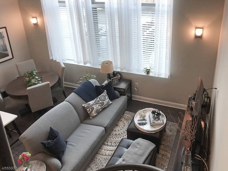 Morristown Town, NJ 07960,10 Ford Ave #115