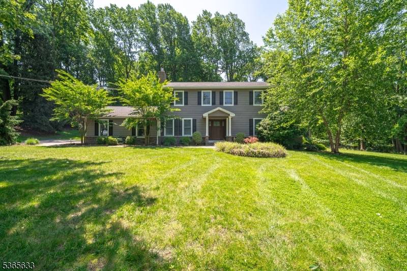 Holmdel Twp., NJ 07733,5 Wedgewood Ln