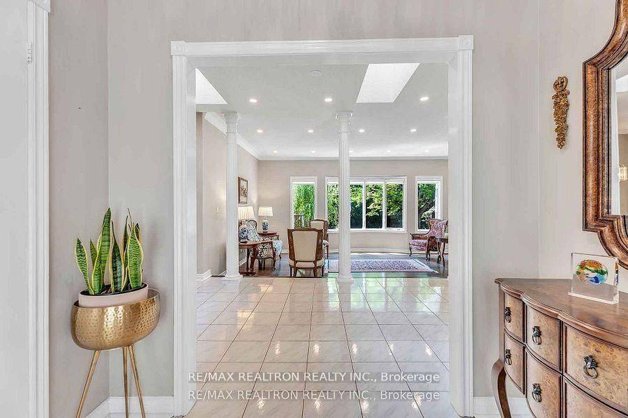 Aurora, ON L4G 6M1,15 Treegrove CIR