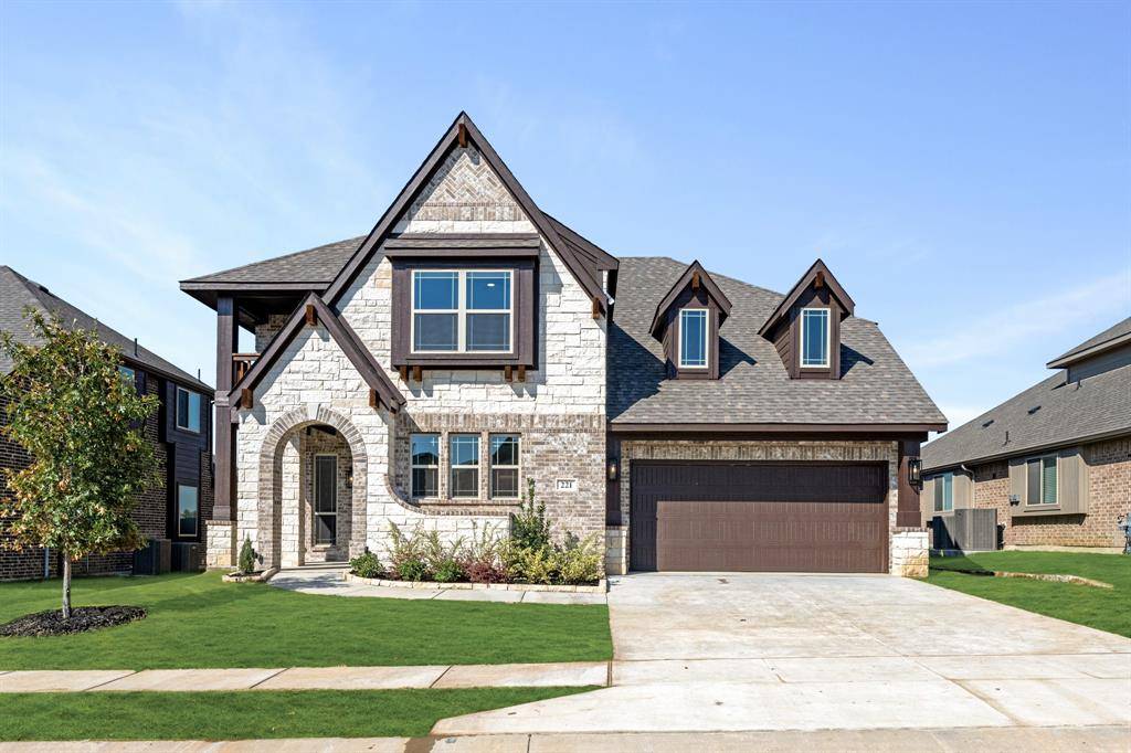 Alvarado, TX 76009,221 Comanche Trail