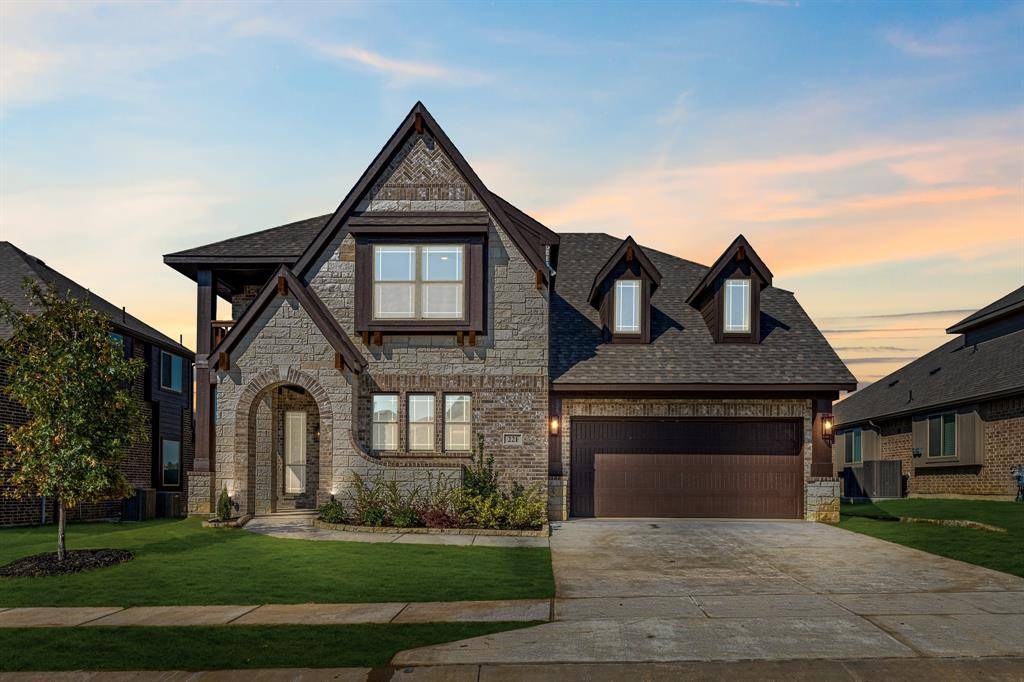 Alvarado, TX 76009,221 Comanche Trail