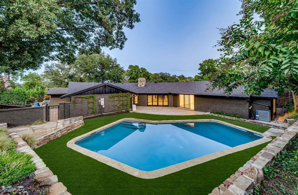 Dallas, TX 75240,6275 Preston Creek Drive