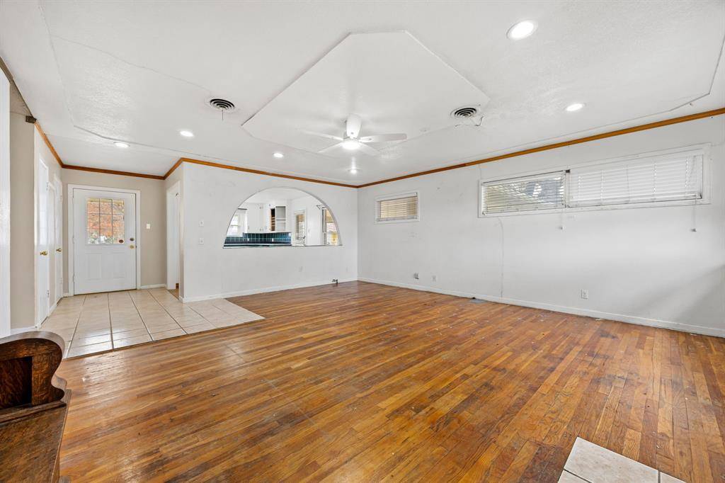 San Saba, TX 76877,1002 W Woodlawn Street