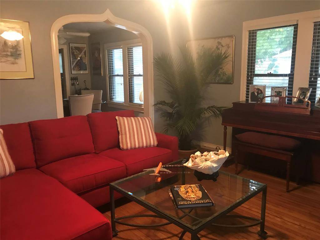 Dallas, TX 75211,2546 Gladstone Drive