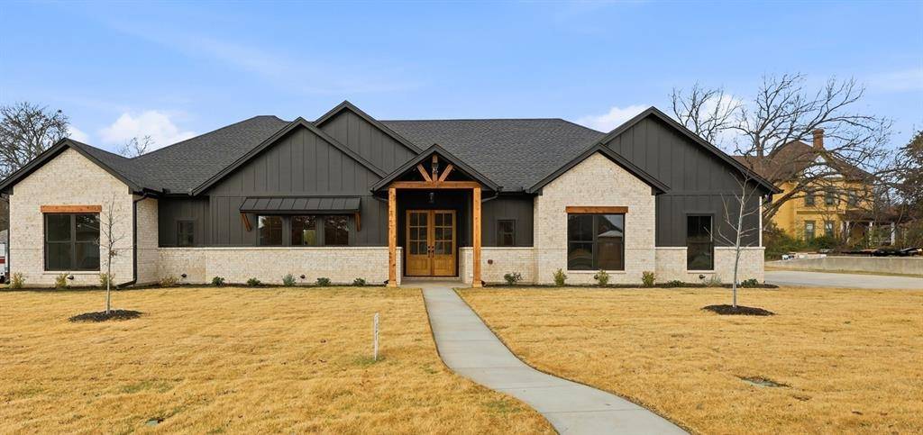 Grandview, TX 76050,509 Emma Street