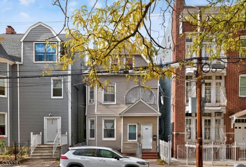 Newark City, NJ 07107,186 3Rd St