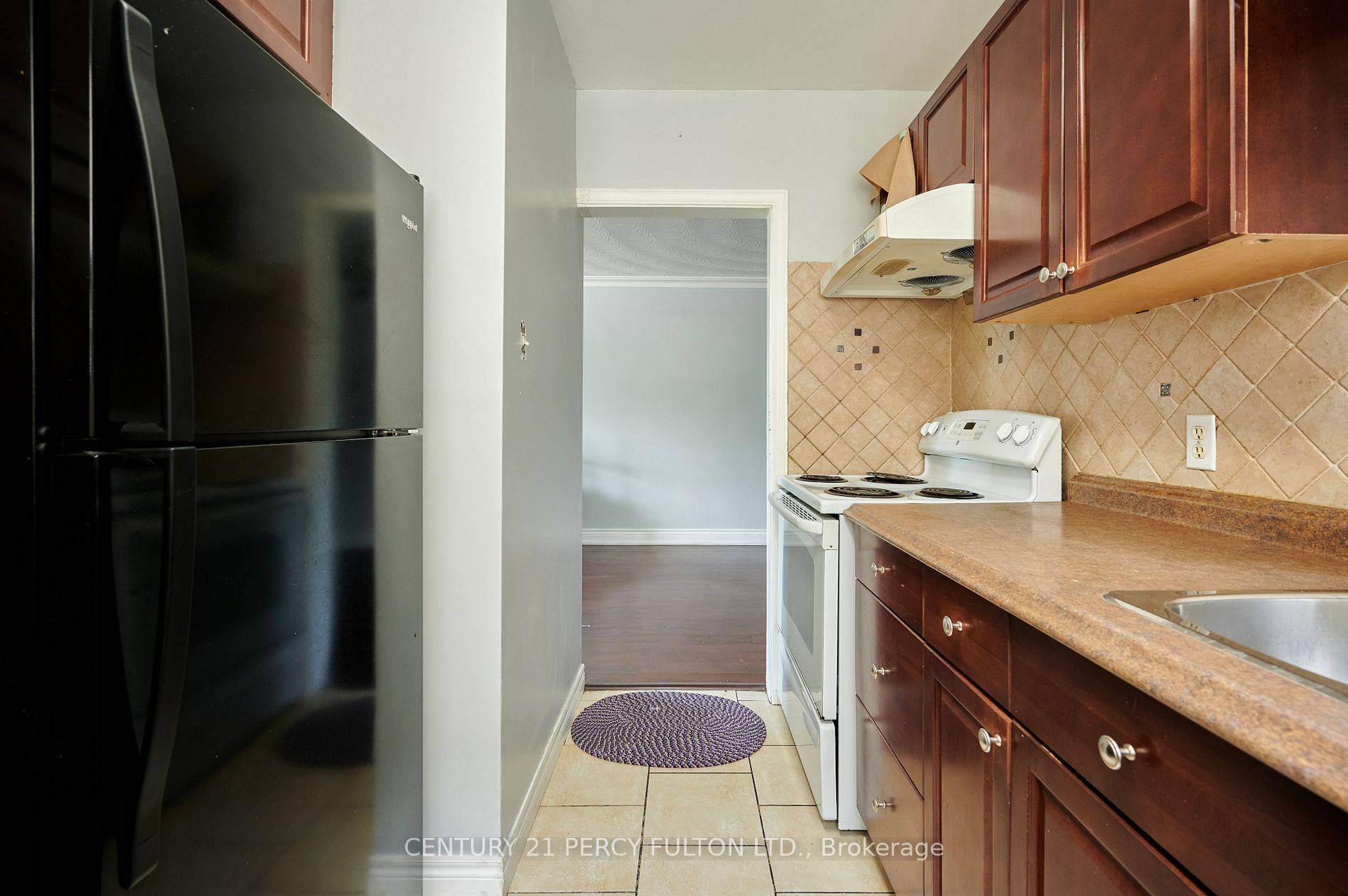 Toronto E09, ON M1P 2V6,2961 Lawrence AVE E