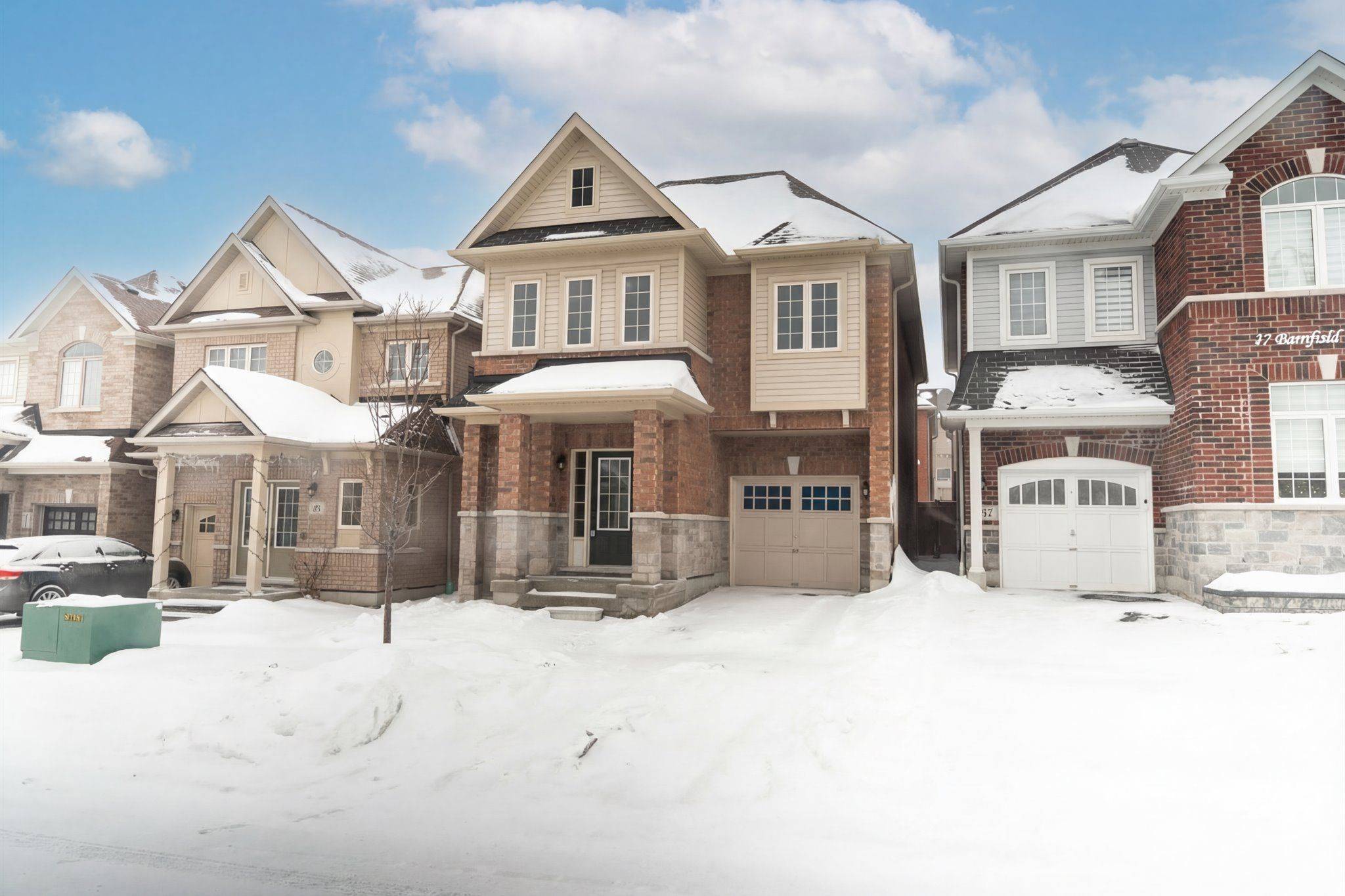 Ajax, ON L1Z 0T3,39 Barnfield CRES