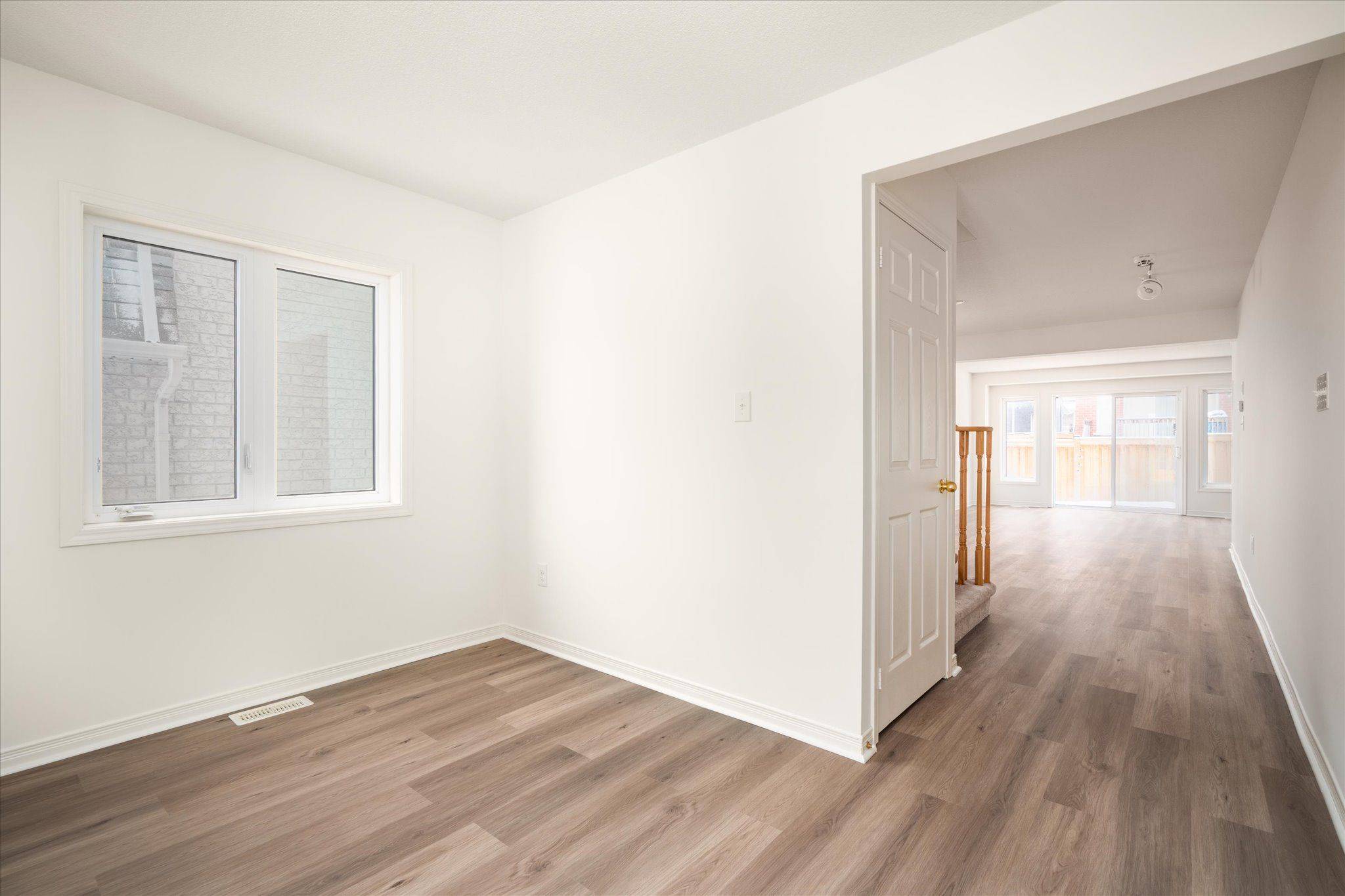 Ajax, ON L1Z 0T3,39 Barnfield CRES