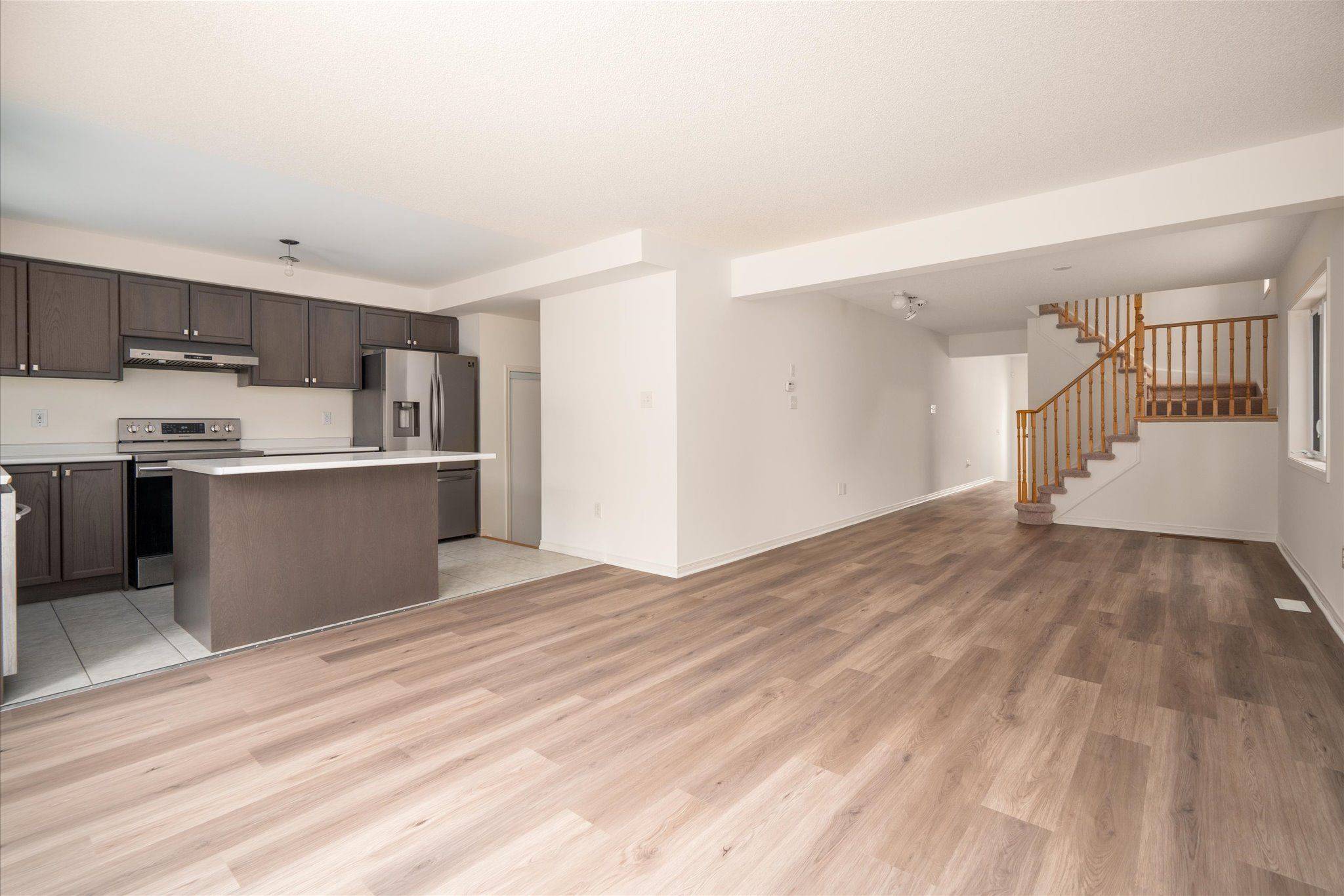 Ajax, ON L1Z 0T3,39 Barnfield CRES