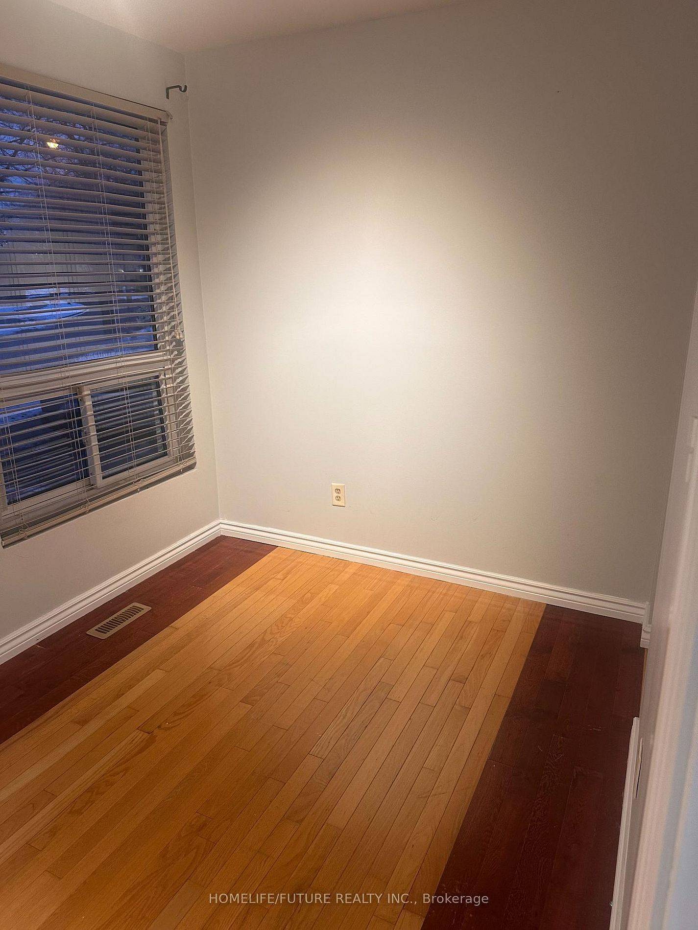 Toronto E11, ON M1B 1S5,77 Snowball CRES #Main