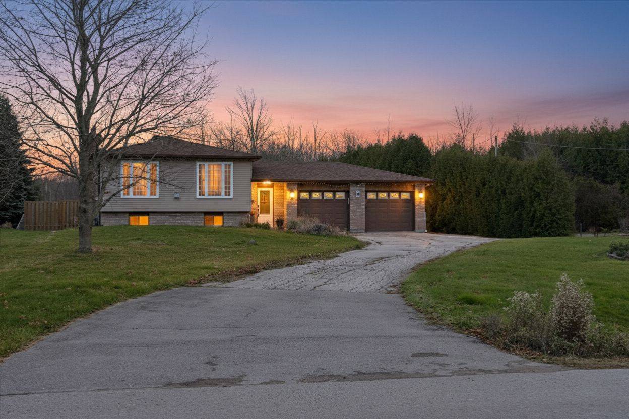 Georgina, ON L0E 1R0,5 Burke ST