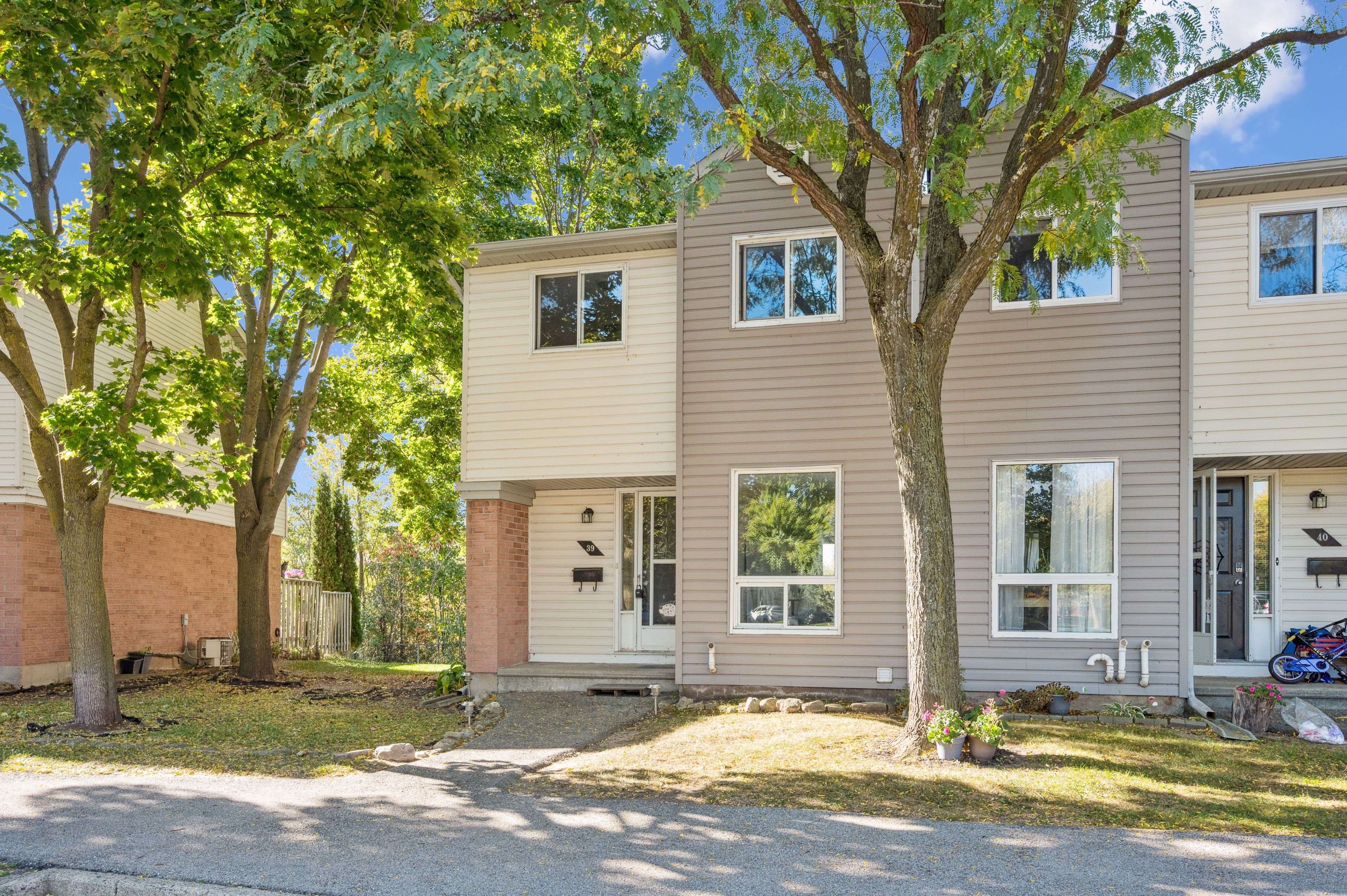 Guelph, ON N1H 8B4,40 Imperial RD N #39