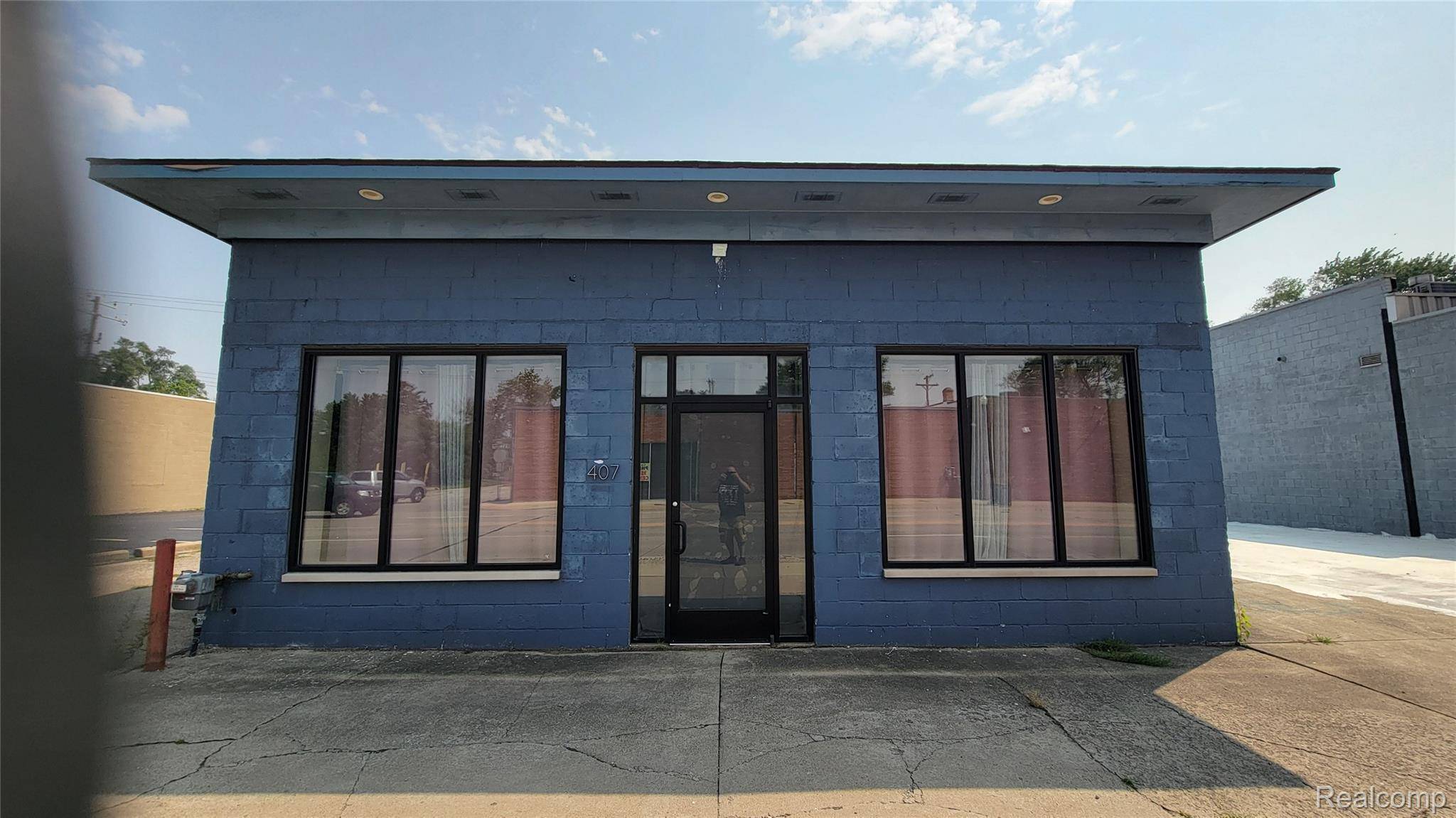 Hazel Park, MI 48030,407 W 9 Mile RD