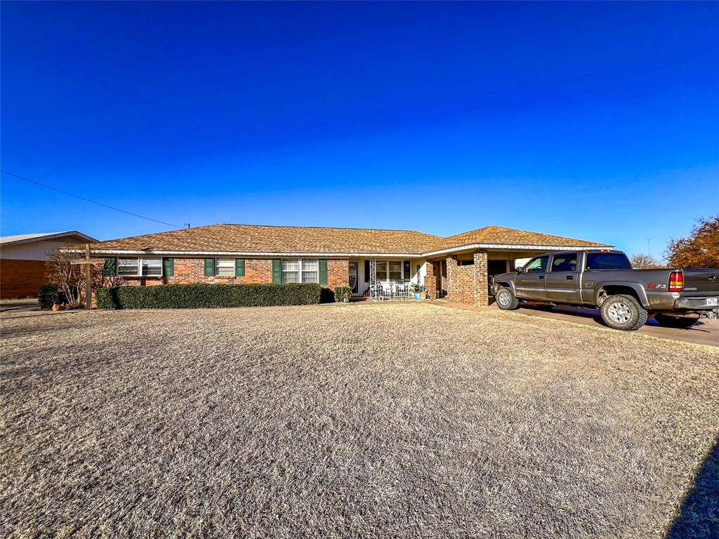 Aspermont, TX 79502,833 Smith Street