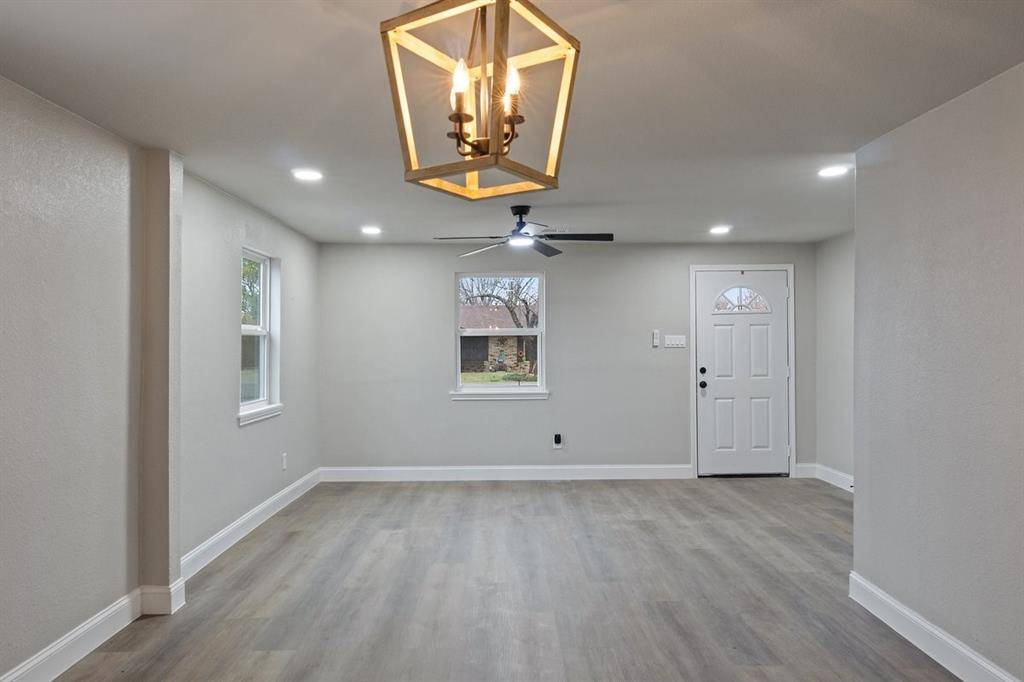 Palmer, TX 75152,302 Suzanne Street