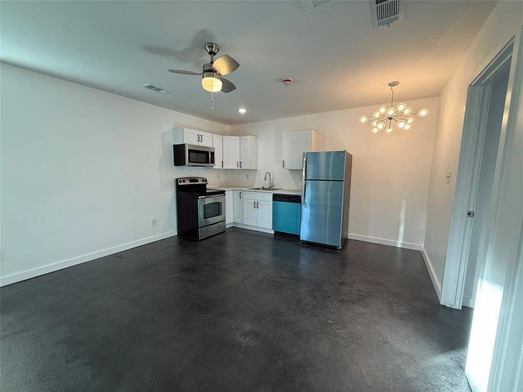 Dallas, TX 75232,1135 Holly Glen Circle #A