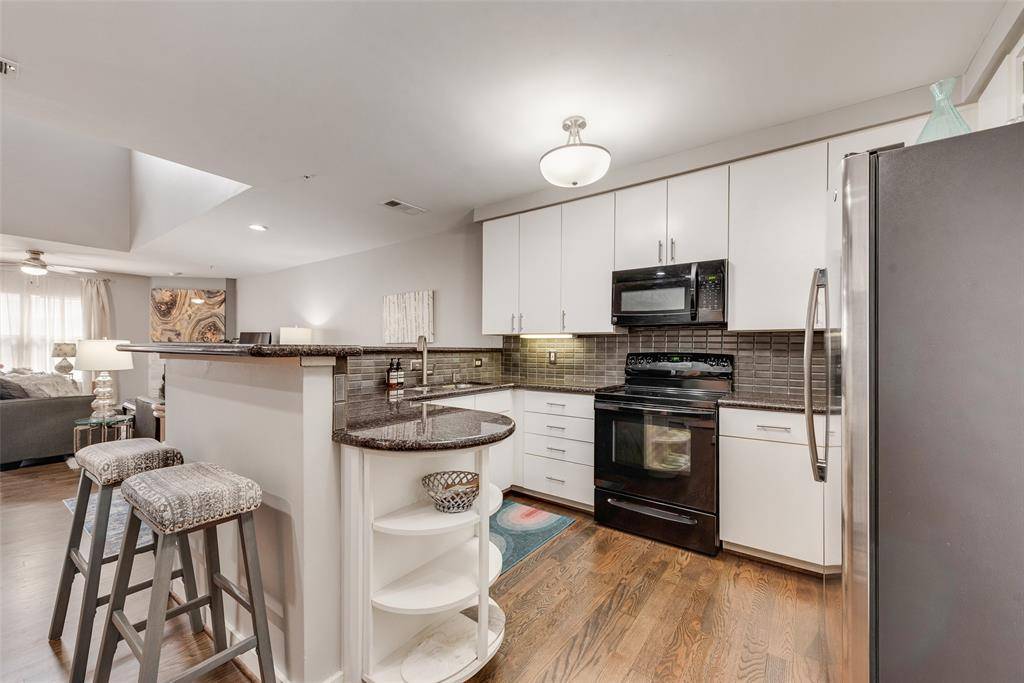 Dallas, TX 75219,3922 Gilbert Avenue #220