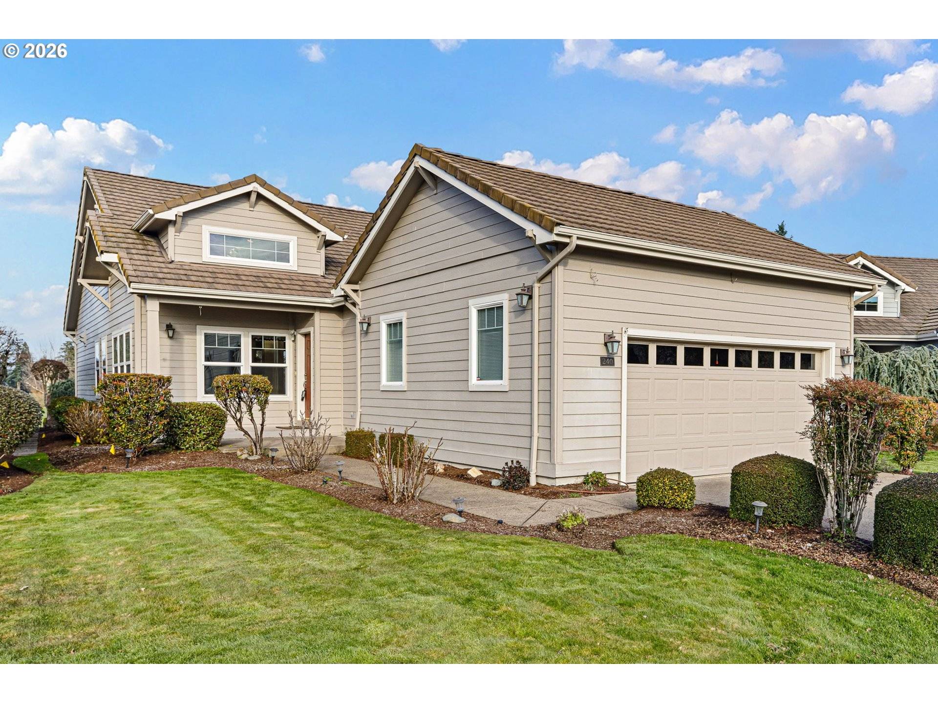 240 MAGNOLIA DR, Creswell, OR 97426