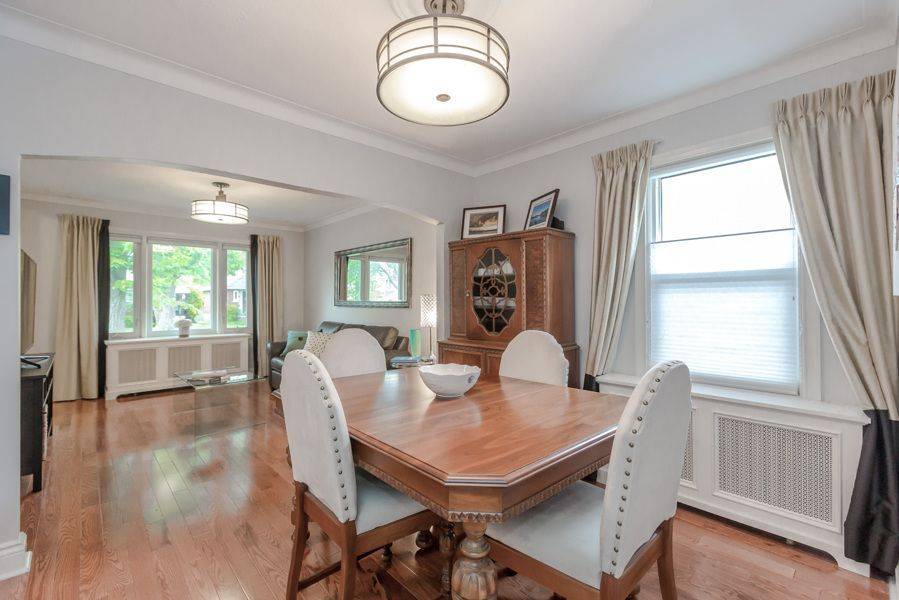 Toronto W06, ON M8V 2L7,96 ALBERT AVE