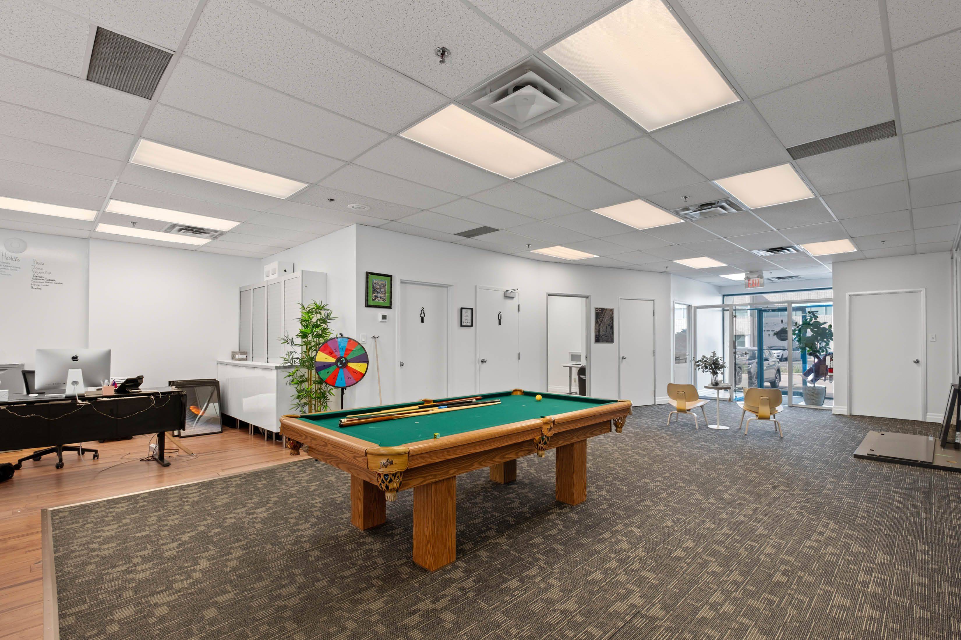 Oakville, ON L6M 3E3,1155 North Service RD W #7