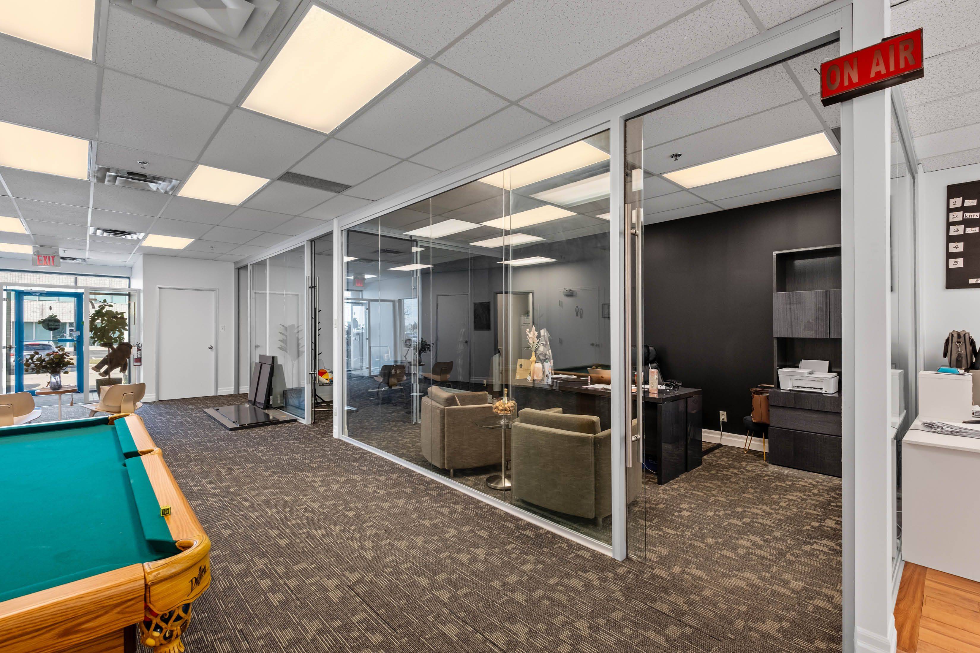 Oakville, ON L6M 3E3,1155 North Service RD W #7