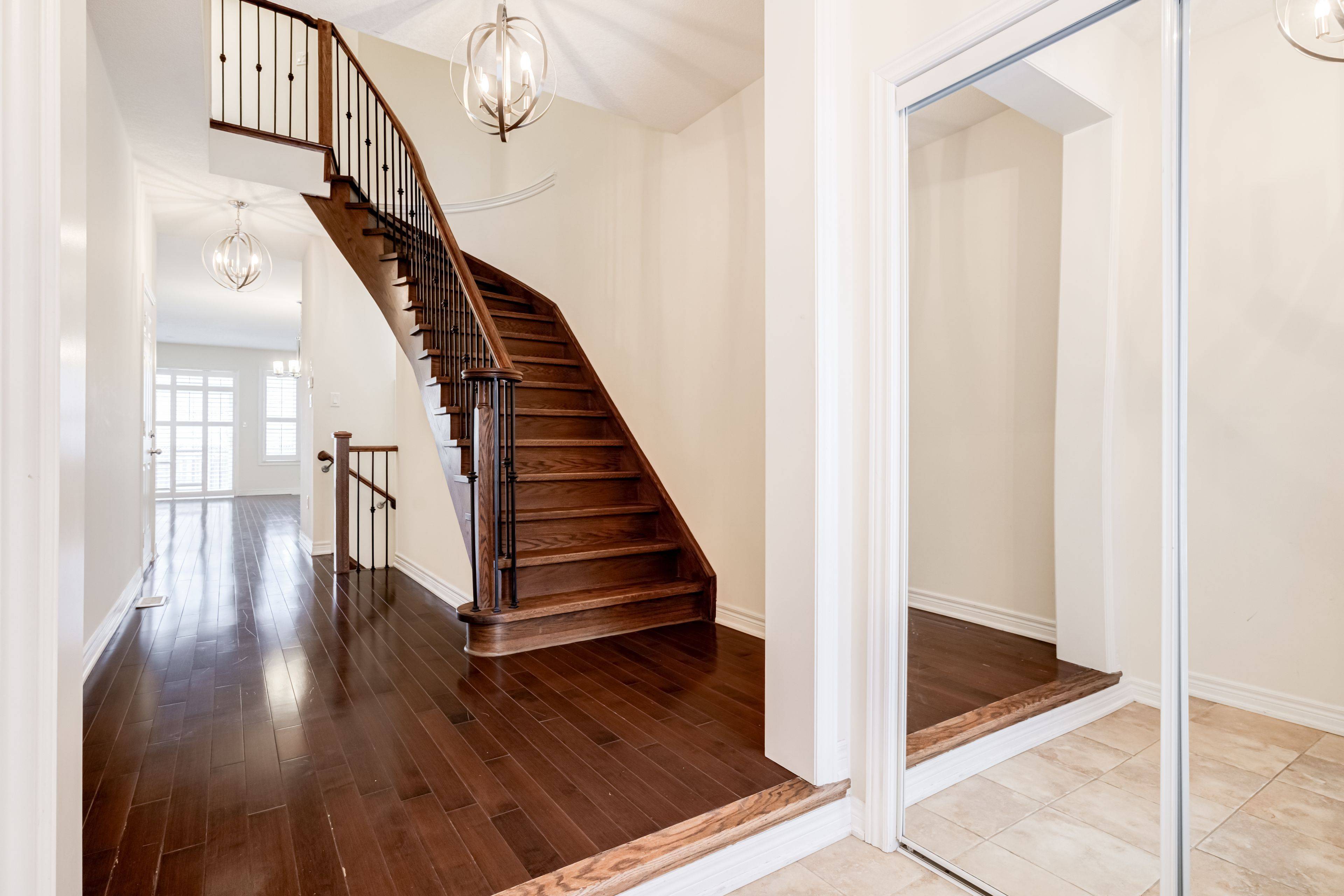 Oakville, ON L6H 0B6,1259 Craigleith RD