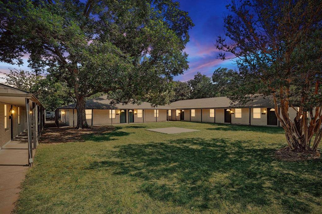 Cleburne, TX 76033,614 W Heard Street #12