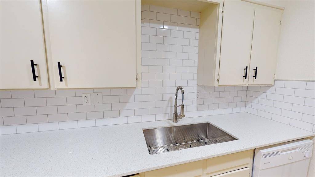 Cleburne, TX 76033,614 W Heard Street #12