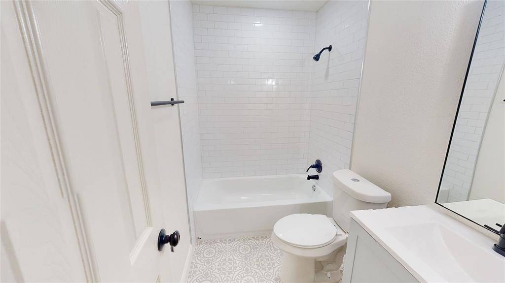 Cleburne, TX 76033,614 W Heard Street #12