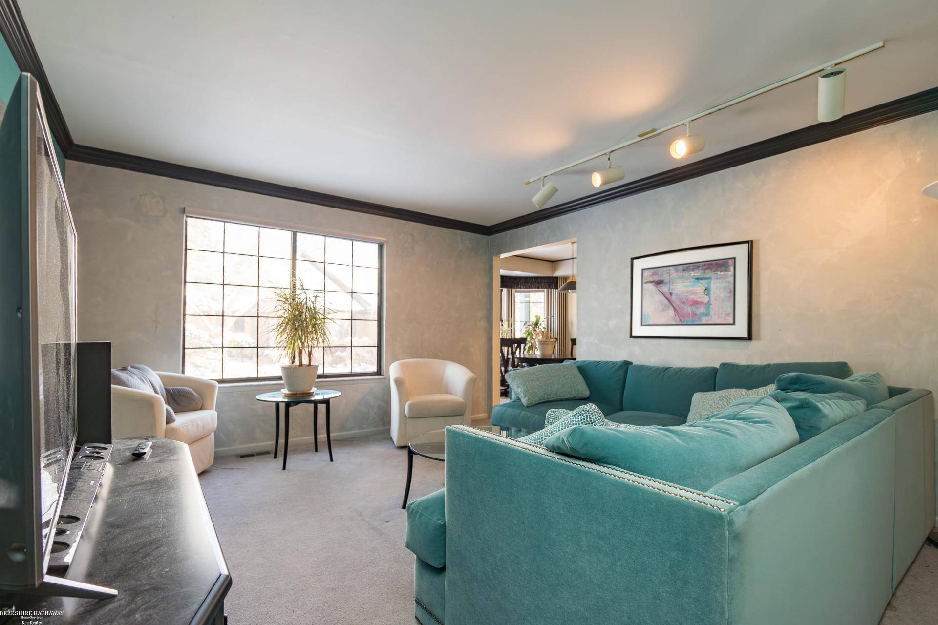 Rochester Hills, MI 48307,314 Meadow Bridge DR