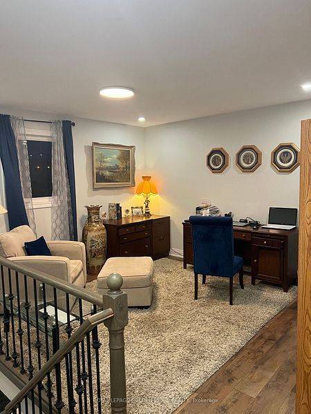 Aurora, ON L4G 7C4,15482 Leslie ST