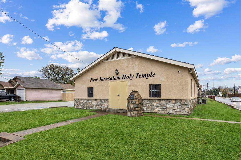 Dallas, TX 75212,1738 Nomas Street