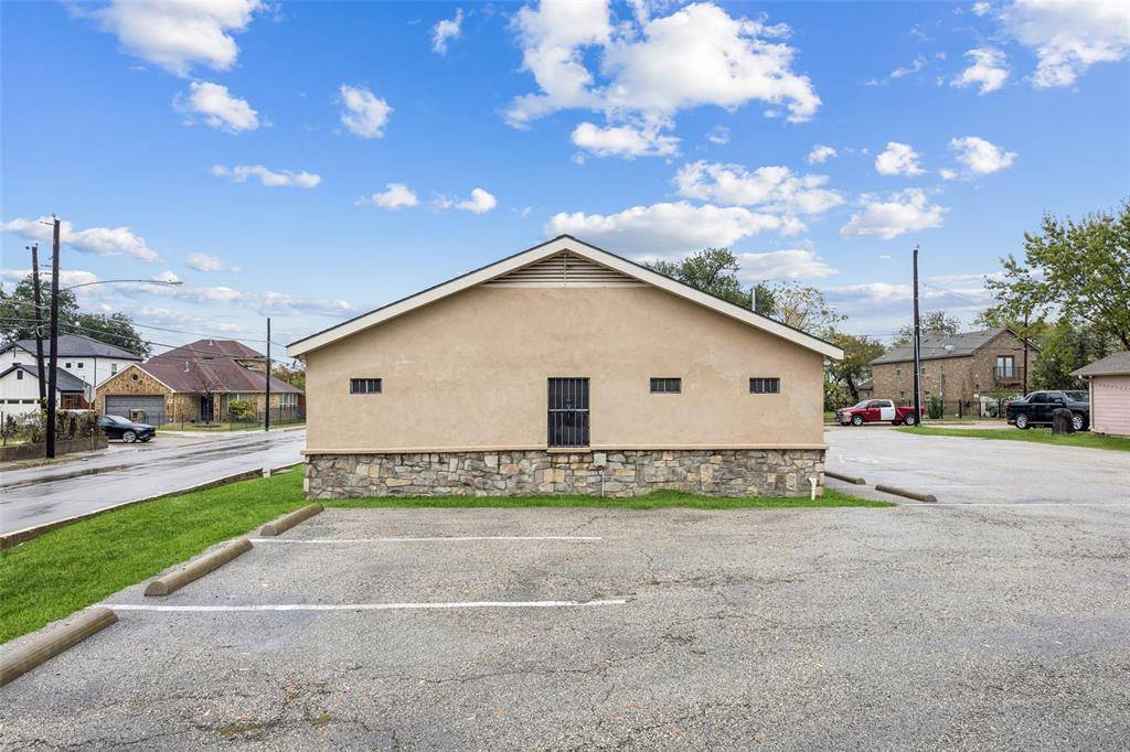 Dallas, TX 75212,1738 Nomas Street