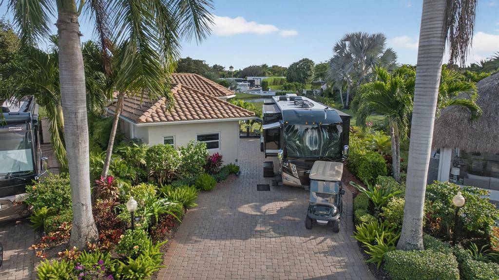 Pompano Beach, FL 33068,391 Sundial Cir #391