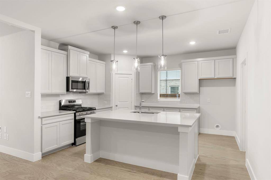 Mesquite, TX 75181,1917 Sapphire Run