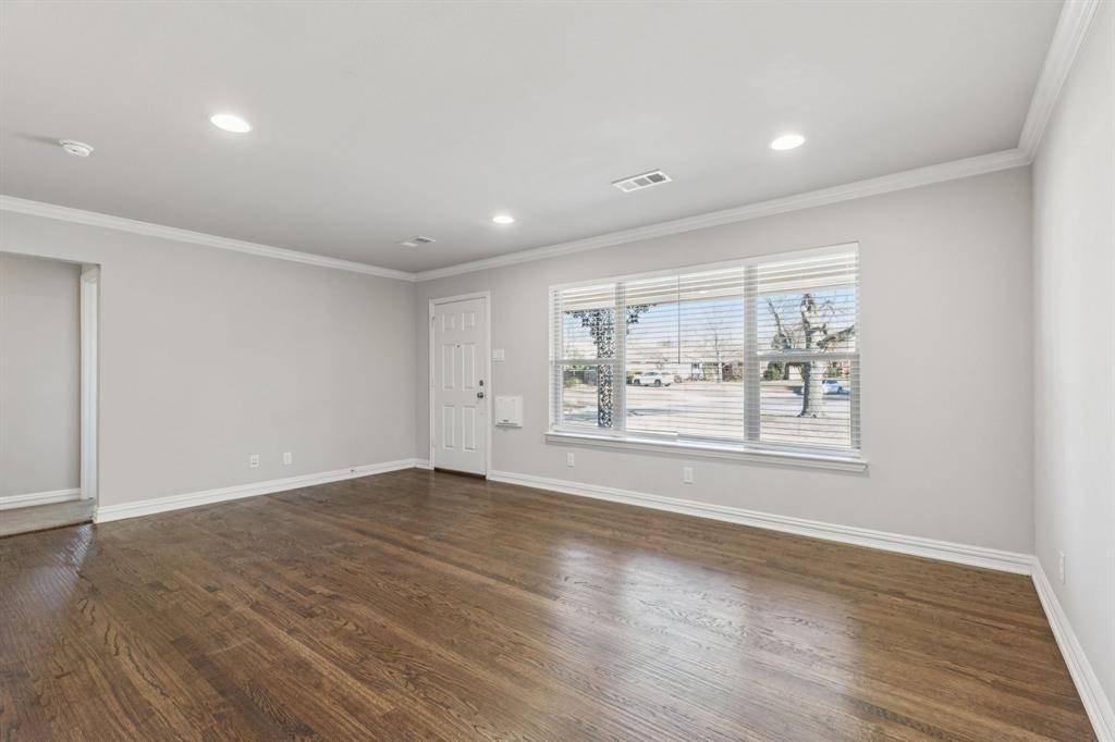 Dallas, TX 75218,9363 Angora Street