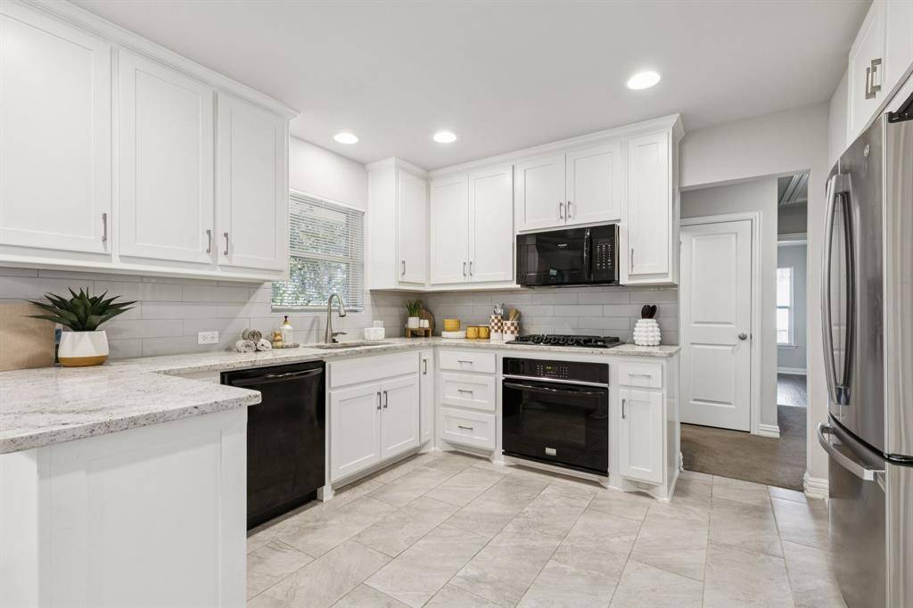 Dallas, TX 75218,9363 Angora Street