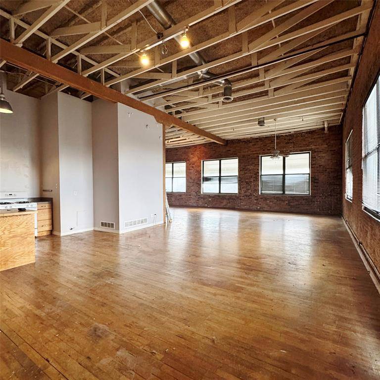 Dallas, TX 75215,2220 S Harwood Street #201