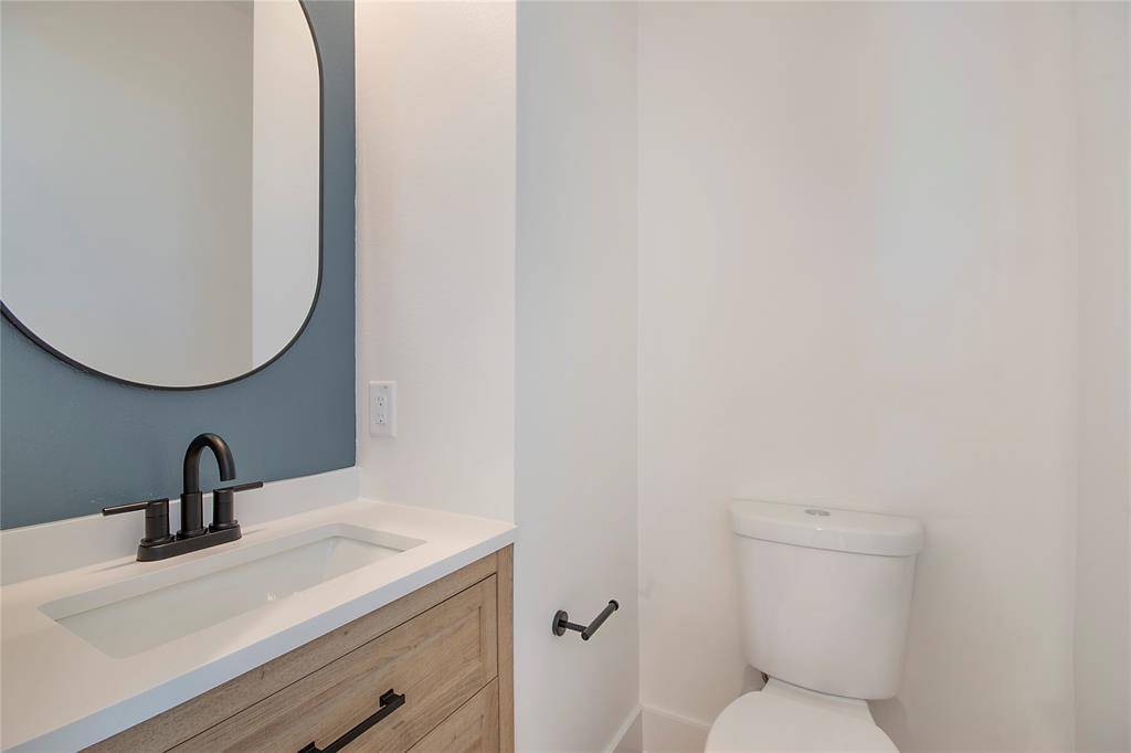 Dallas, TX 75219,2203 Hondo Avenue #106