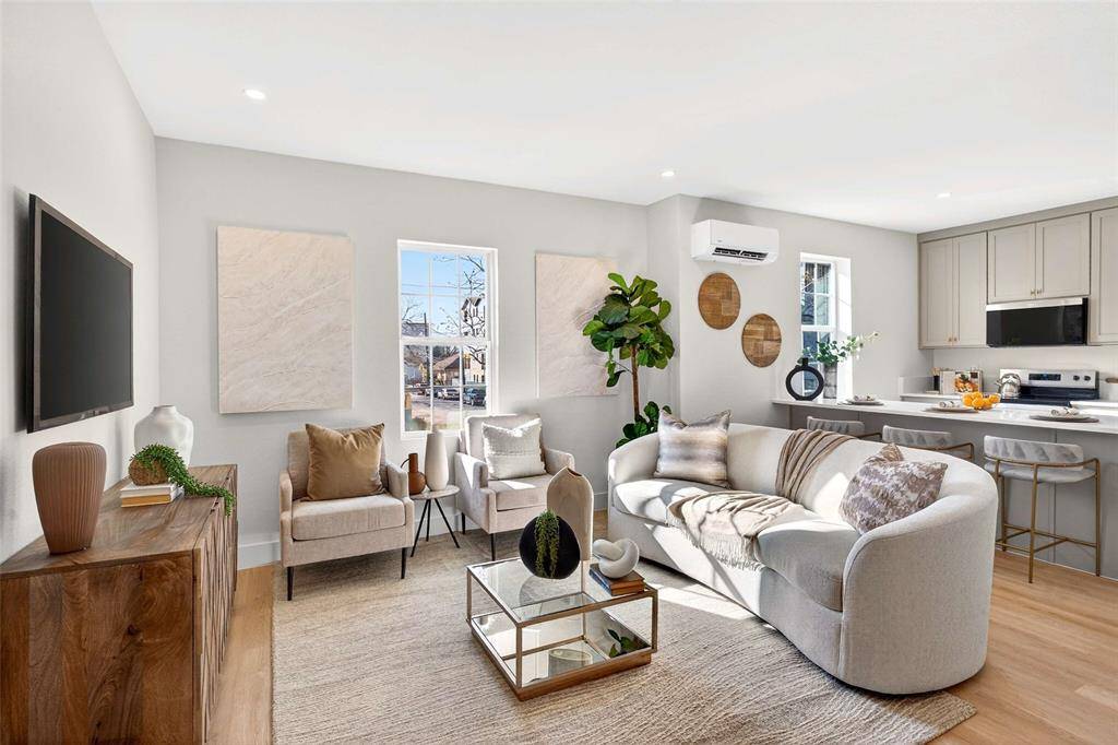 Dallas, TX 75208,439 W 9th Street #5